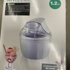 Ice Cream Maker - Sleek Silver
